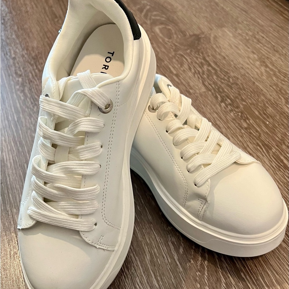 White Faux Leather Sneakers - size 8 WIDE